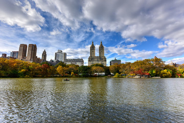 Fototapeta na wymiar Central Park in Autumn in New York City
