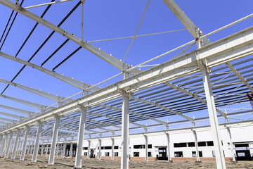 Naklejka premium Steel structure workshop is under construction