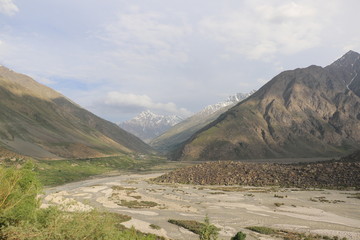 Fototapeta premium Himalaya mountains, India's Deadliest, very treacherous and adventurous roads, Kargil-Leh Highway passes through here.