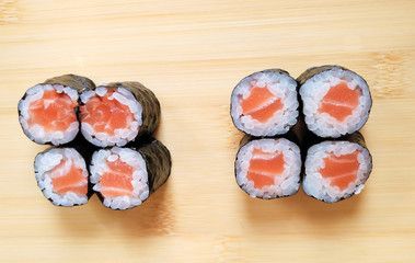 Cucina giapponese: sushi con riso e salmone