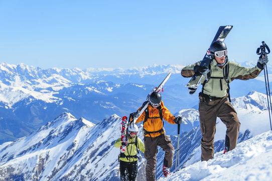 Freerider auf dem Weg zum Gipfel des Kitzsteinhorns