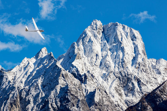 Glider in the Alps