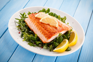 Grilled salmon and vegetables 