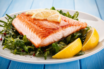 Grilled salmon and vegetables 