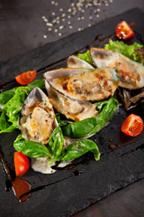 Baked Mussel with Spicy Sauce