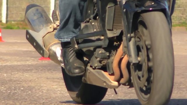 Moto exercices plateau permis A2