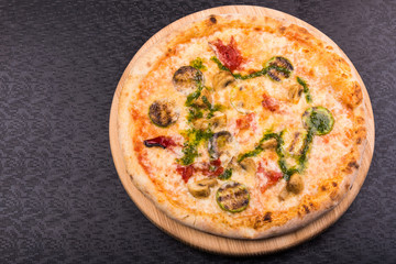 vegetarian pizza with vegetables