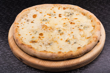 margarita pizza on wooden board
