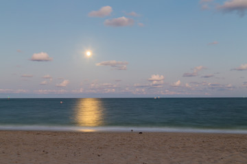 Moonrise/ Moonrise over the hillsboro beach, Florida. 