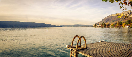 Lac d'Annecy vu de Menthon Saint Bernard