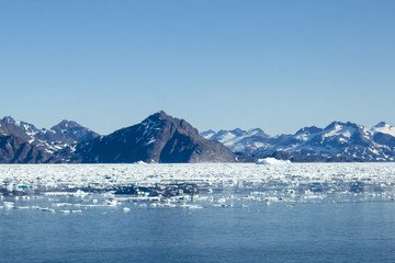 icebergs Greeenland
