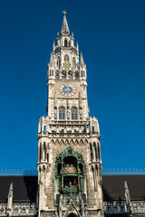 Obraz premium München - Rathaus Turm mit Glockenspiel
