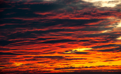 Fototapeta premium Dramatic clouds at sunset