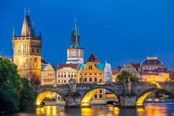 Rivière Vltava au crépuscule Prague République Tchèque
