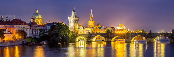 Obraz premium River Vltava at Dusk Prague Czech Republic