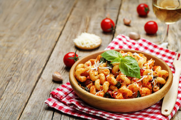 Tomato basil pasta