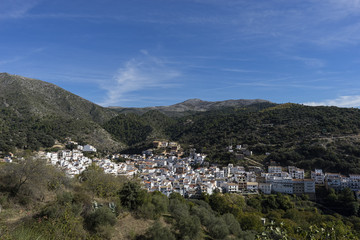 Fototapeta na wymiar pueblos del valle del Genal en Málaga, Igualeja
