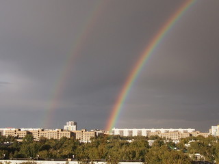  Двойная  радуга над городом
