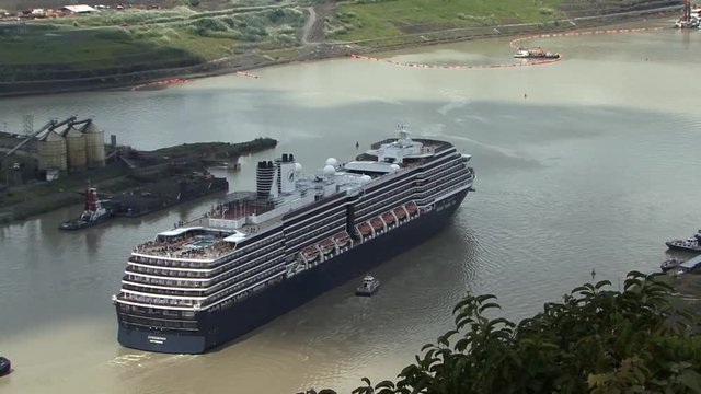 Large cruise liner in Panama