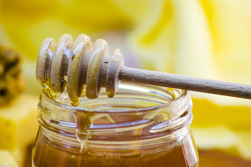 Fototapeta na wymiar honey in a glass jar