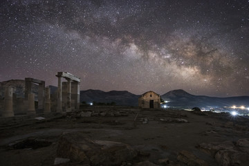 Milky way over Temple of Demeter Naxos - obrazy, fototapety, plakaty