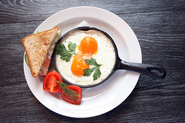 Fototapeta na wymiar Fried Eggs On Pan