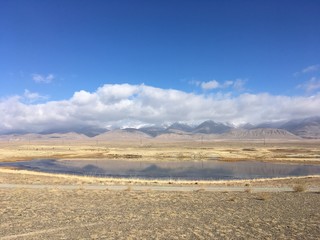 озеро в высокогорной степи Алтай