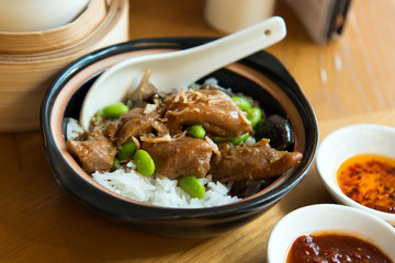 Chilli claypot chicken rice