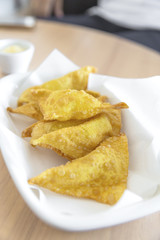 Crispy mozzarella wonton