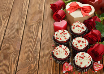Sweet romantic cupcakes for Valentine's Day