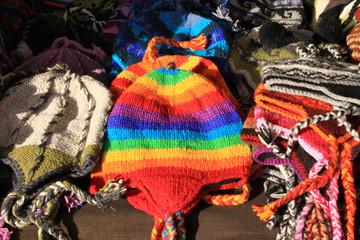 Berretti di lana colorata