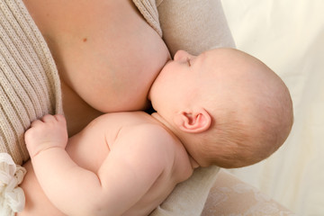 7 week old baby breastfeeding