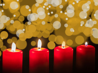 Brennende Kerzen mit Bokeh