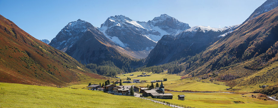 Panoramablick Talboden Sertigtal bei Davos im Herbst, kleines Sc