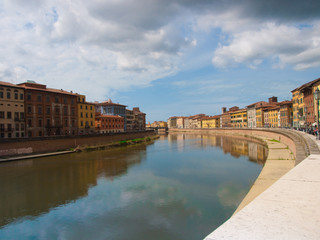 Preciosa vista del rio de Florencia