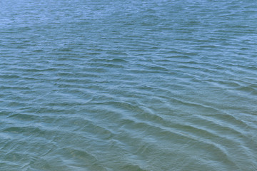 The water ripples