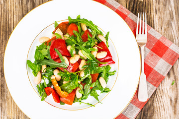 Salad with Beans, Peppers and Arugula