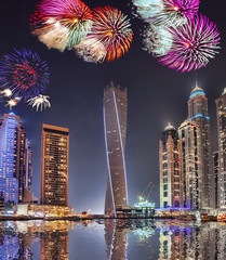 Obraz premium New Year fireworks display in Dubai Marina, UAE