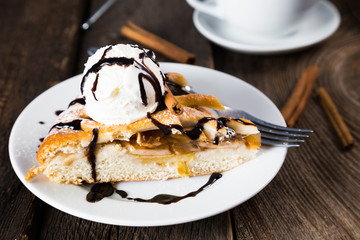Pie with apples and ice cream