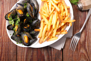 mussel and french fries