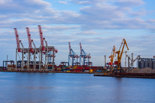 cranes in the sea port 