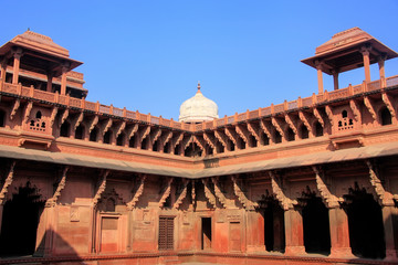 Fototapeta na wymiar Courtyard of Jahangiri Mahal in Agra Fort, Uttar Pradesh, India