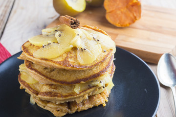 Pancakes of yam and kiwi