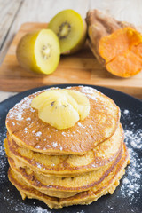 Pancakes of yam and kiwi
