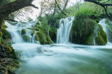 Fototapeta na wymiar Wasserfall Plitvice Seen