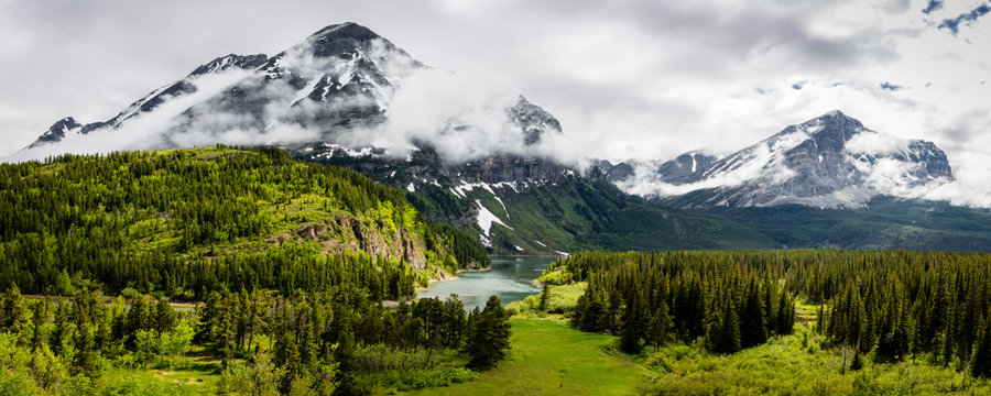 Fototapeta "Glacier Rain 2" The eastern entrance to Glacier National Park in northwestern Montana is majestic. 