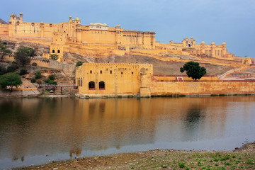 Fototapeta premium Amber Fort and Maota Lake near Jaipur, Rajasthan, India.