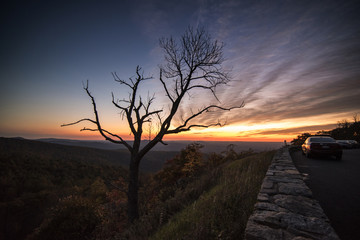 Fototapeta premium Sunrise over Skyline Drive