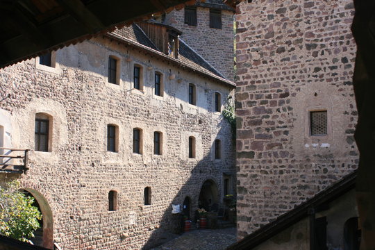 burg runkelstein, bozen, dolomiten