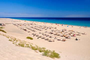 Fototapeta na wymiar Beach Playa de Morro Jable on Fuerteventura, Spain.